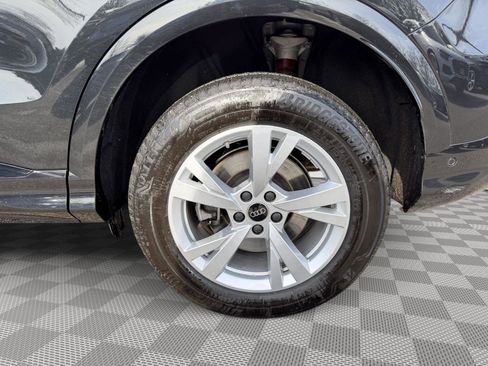 Used 2025 Audi Q5 Premium w/ Convenience Package image 8