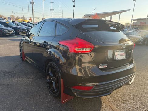 Used 2015 Ford Focus ST image 2