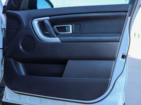 Used 2018 Land Rover Discovery Sport HSE image 10