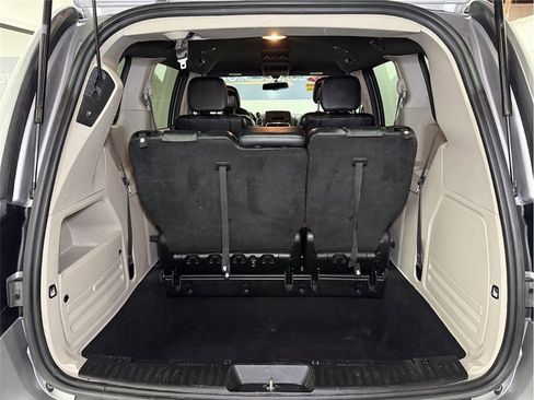 Used 2017 Dodge Grand Caravan SXT image 23