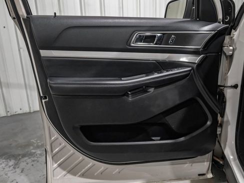 Used 2017 Ford Explorer XLT w/ Equipment Group 202A image 42