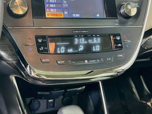 Used 2013 Toyota Avalon XLE Premium FWD image 15