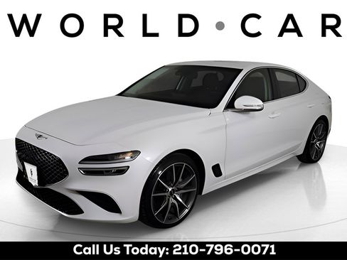 Used 2023 Genesis G70 2.0T image 3