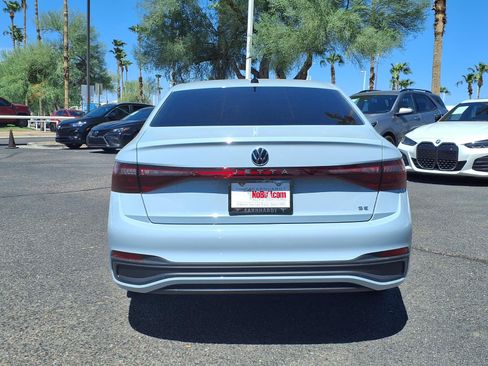 Used 2025 Volkswagen Jetta SE FWD image 6