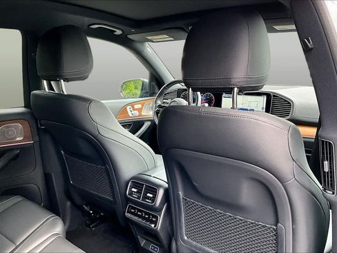 Used 2025 Mercedes-Benz GLS 450 4MATIC image 20