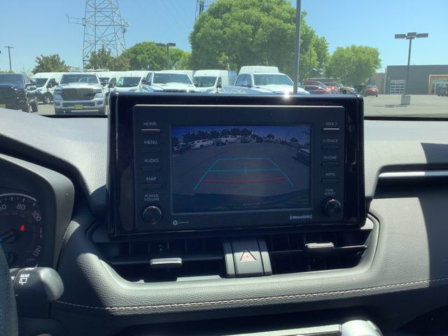 Used 2022 Toyota RAV4 XLE AWD/4WD image 19