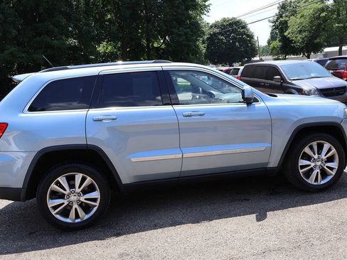 Used 2012 Jeep Grand Cherokee Laredo AWD/4WD image 9