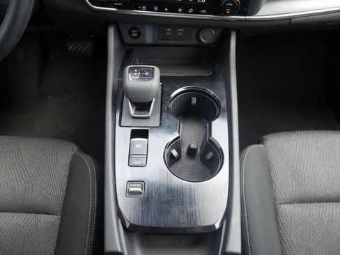 Used 2024 Nissan Rogue SV FWD image 19