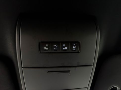 Used 2014 Dodge Grand Caravan SXT image 39