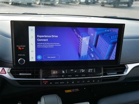 Used 2025 Toyota Sienna Platinum image 20