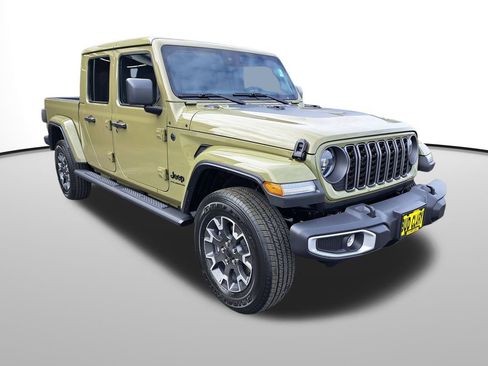New 2025 Jeep Gladiator Sport w/ Premium Package image 3