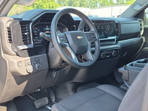 Used 2025 Chevrolet Silverado 1500 LT AWD/4WD image 20