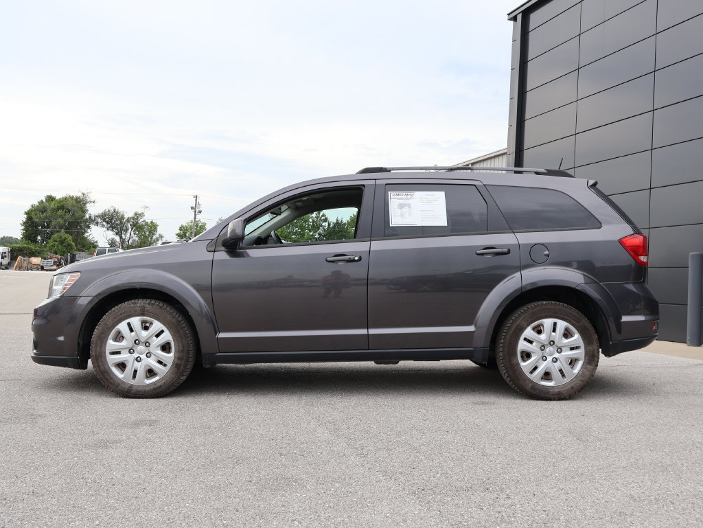 Used 2019 Dodge Journey SE w/ Premium Group FWD image 2