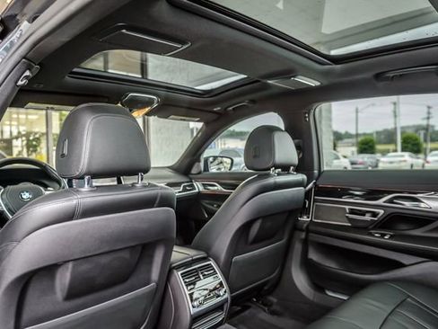 Used 2019 BMW 740i w/ M Sport Package RWD image 44