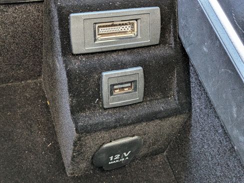 Used 2015 Mercedes-Benz SL 400 w/ Premium I Package image 31