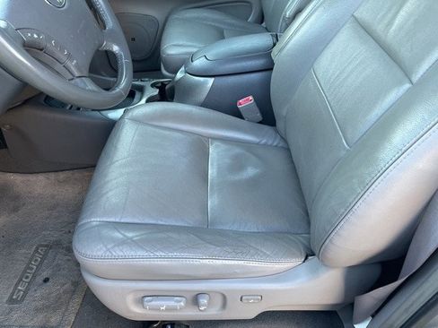 Used 2006 Toyota Sequoia Limited image 19