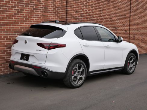 Used 2023 Alfa Romeo Stelvio Ti image 25