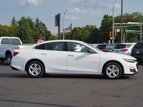 Used 2023 Chevrolet Malibu LS FWD image 2
