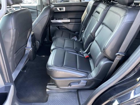 Used 2024 Ford Explorer XLT w/ Equipment Group 202A image 12