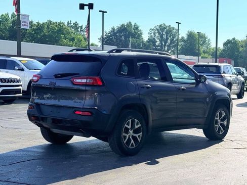 Used 2016 Jeep Cherokee Trailhawk w/ Cold Weather Group AWD/4WD image 7