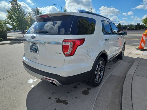 Used 2016 Ford Explorer Platinum AWD/4WD image 4
