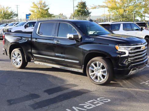 Used 2025 Chevrolet Silverado 1500 High Country image 2