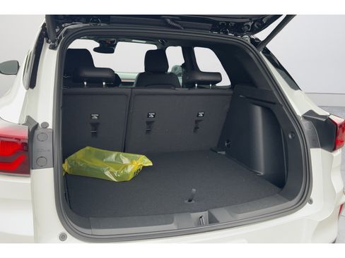 Used 2026 Chevrolet TrailBlazer RS w/ Convenience Package FWD image 19