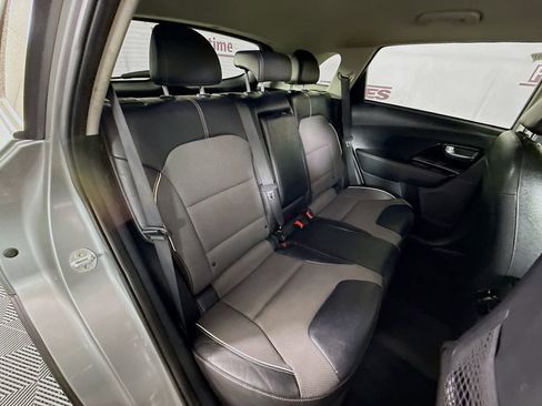 Used 2022 Kia Niro EX w/ Cold Weather Package FWD image 29