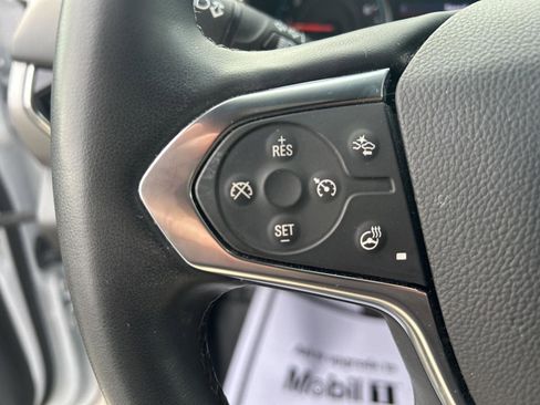 Used 2023 Chevrolet Traverse LT image 21