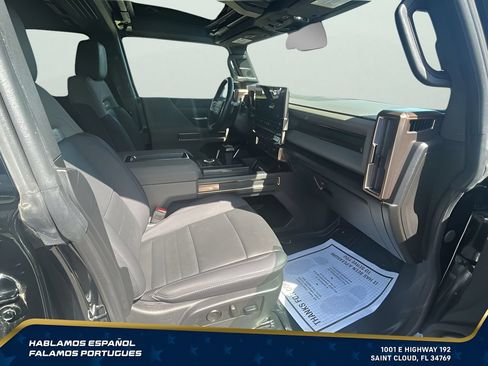 Certified 2025 GMC Hummer EV 2X w/ LPO, Sport Package AWD/4WD image 33