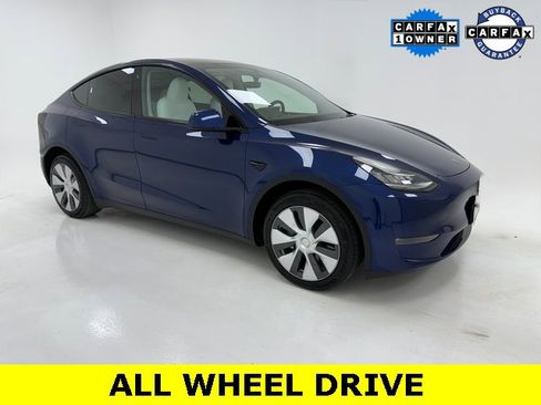 Used 2023 Tesla Model Y Long Range image 1
