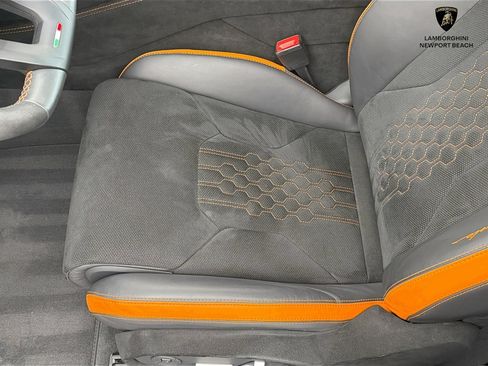 Used 2024 Lamborghini Urus Performante AWD/4WD image 50
