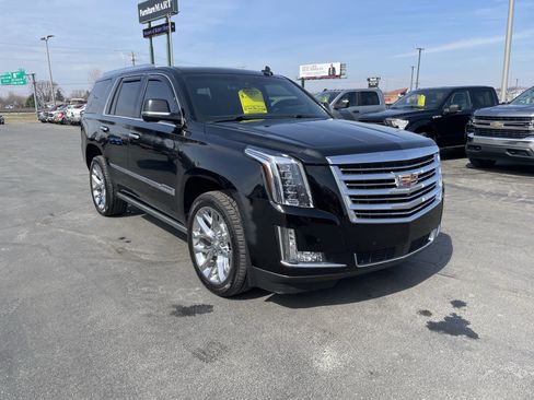 Used 2016 Cadillac Escalade Platinum AWD/4WD image 2