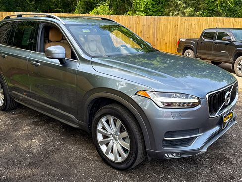 Used 2018 Volvo XC90 T6 Momentum w/ Momentum Plus Package image 21
