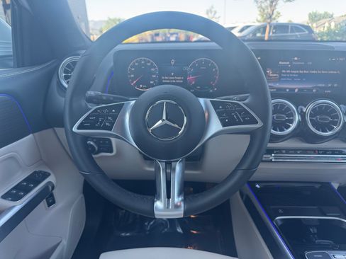 Used 2026 Mercedes-Benz GLB 250 4MATIC image 20
