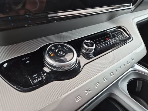 Certified 2025 Ford Expedition Max Active AWD/4WD image 18