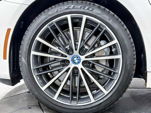 Used 2023 BMW 530e w/ Executive Package image 26