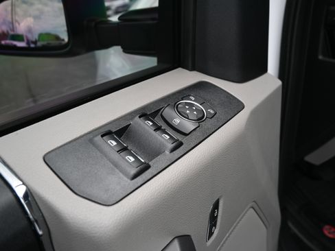 Used 2021 Ford F250 XLT w/ FX4 Off-Road Package AWD/4WD image 15