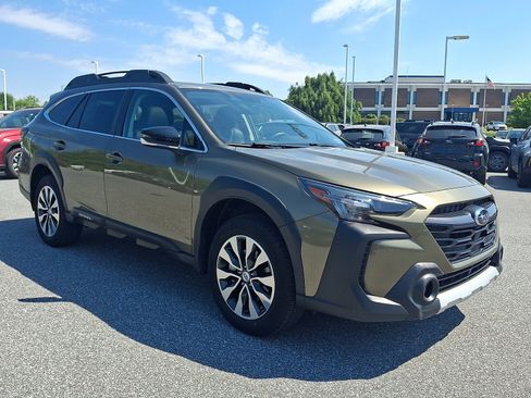 Certified 2024 Subaru Outback Limited AWD/4WD image 3