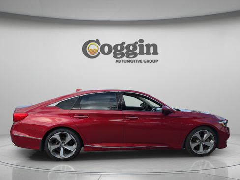 Used 2018 Honda Accord Touring image 6
