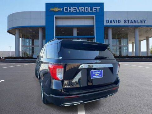 Used 2022 Ford Explorer XLT w/ Equipment Group 202A RWD image 7