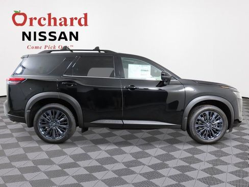 New 2026 Nissan Pathfinder SL image 6