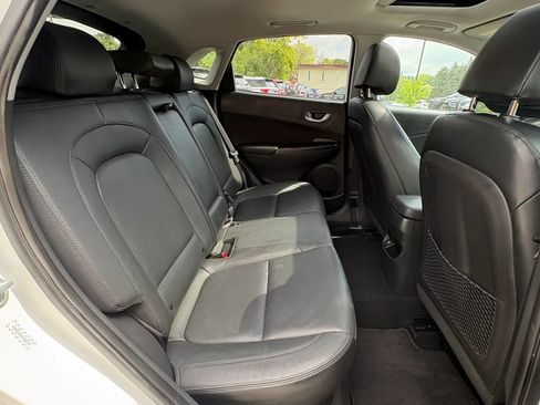 Used 2023 Hyundai Kona Limited AWD/4WD image 26