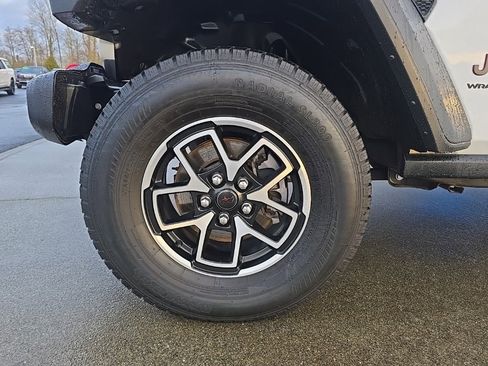Used 2024 Jeep Wrangler Unlimited Rubicon image 33