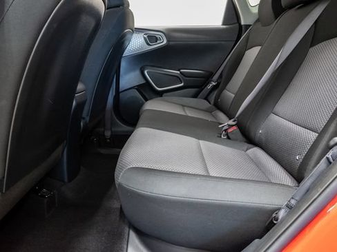 Used 2025 Kia Soul LX w/ LX Technology Package FWD image 24