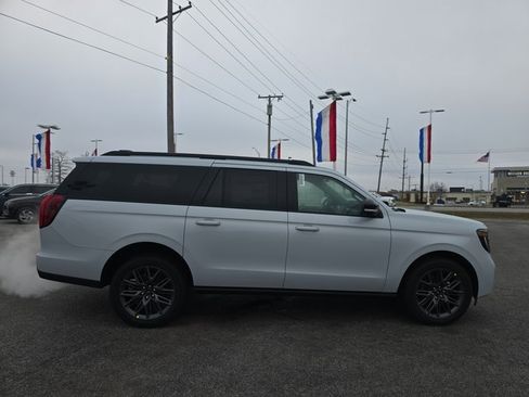 New 2025 Ford Expedition Max Platinum w/ Stealth Performance Package image 4