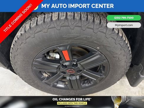 Certified 2025 Nissan Rogue SV image 9