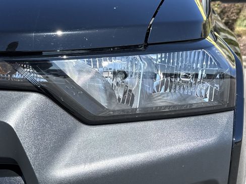 Used 2024 Chevrolet Colorado W/T image 6