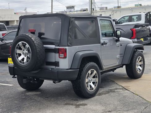 Used 2015 Jeep Wrangler Sport w/ Connectivity Group AWD/4WD image 8