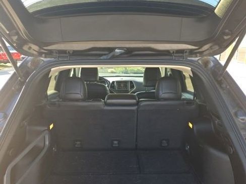 Used 2016 Jeep Cherokee Limited image 13